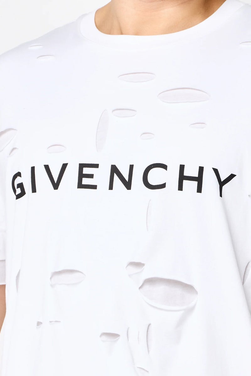 GIVENCHY تي شيرت رجالي بأكمام قصيرة وفتحة رقبة واسعة بشعار العلامة التجارية، أبيض - Image 5